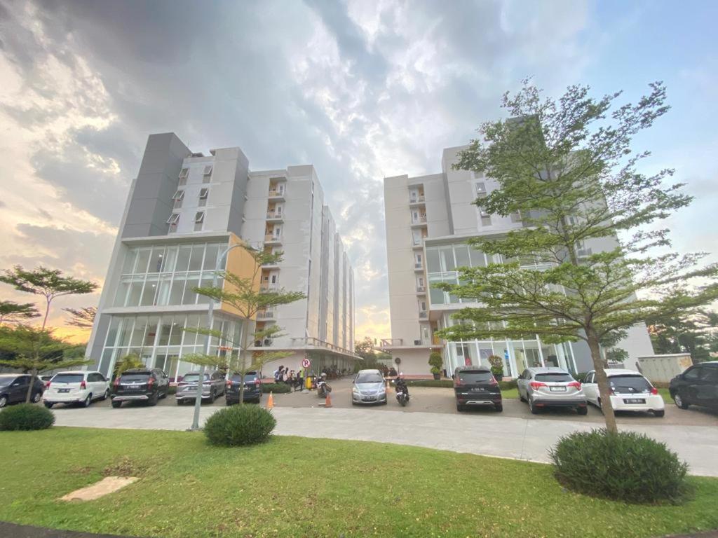 Kuro House At Aeropolis Pangsapuri Jakarta
